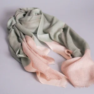 Écharpe en Cachemire et Soie Ultra-Douce. Beige et Vert.