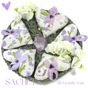 Sachet décoratif parfumé avec de la lavande vraie / Sachet de lavande sèche / coussin décoratif