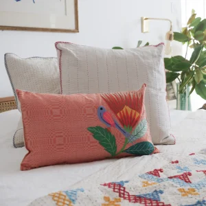 Coussin binakol oiseau brodé main,  30x 50 No.7