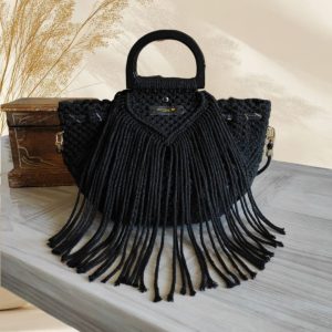 Sac à main macramé noir artisanal – bandoulière bohème tissée à la main